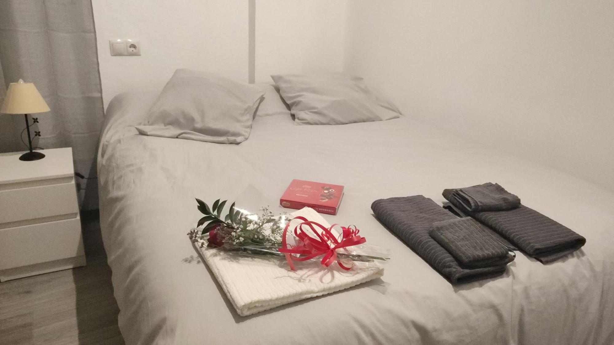 Apartamentos De Don Juan Almadén de la Plata Exteriör bild
